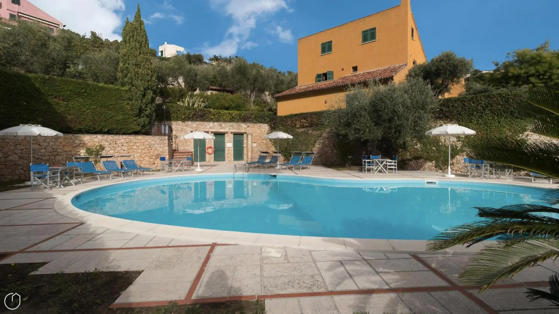 Italianway - Il Borgo Apartments contacts